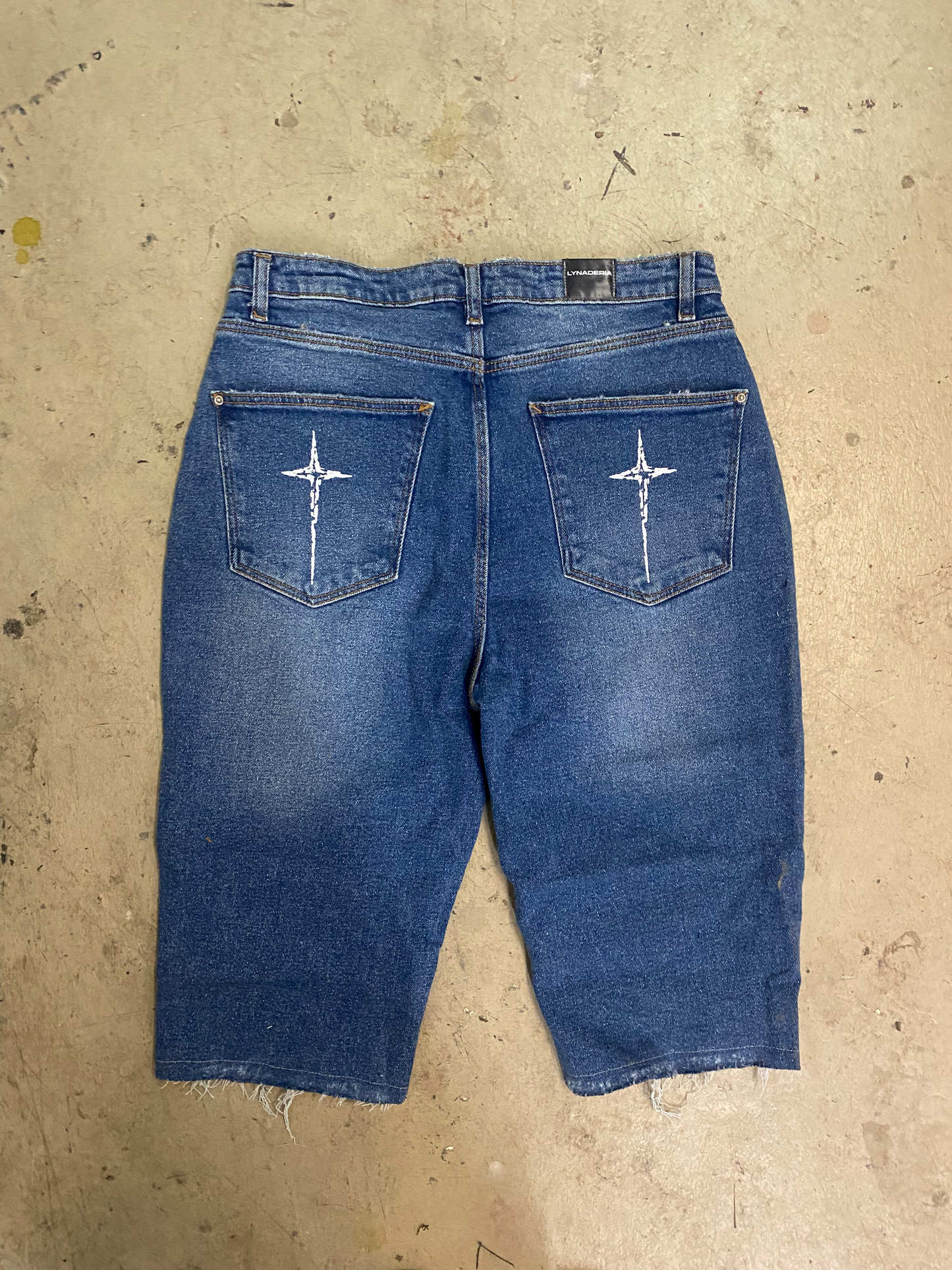 UPCYCLING DISTRESSED HOSE _002